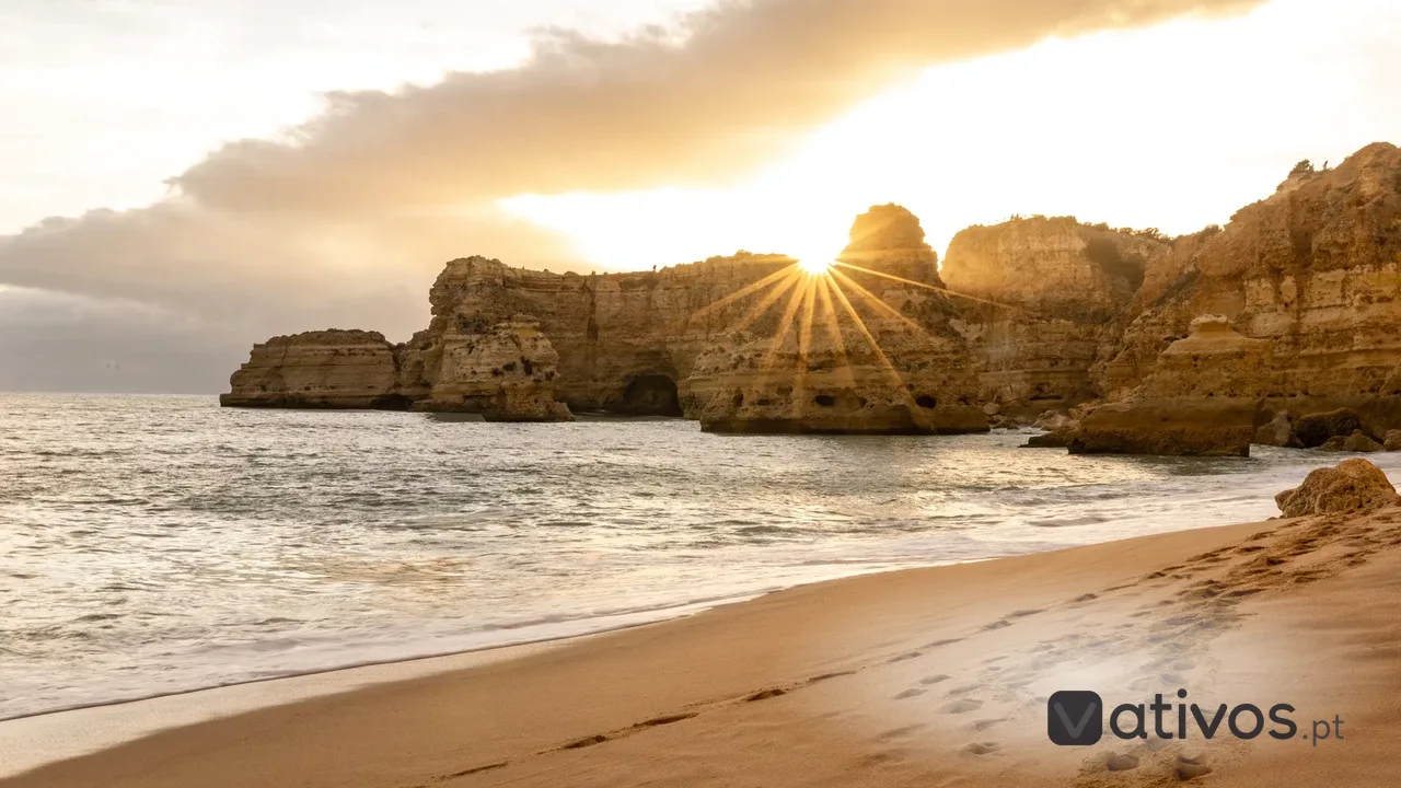 Corte de luz e uma aquisição no turismo: o que analisar